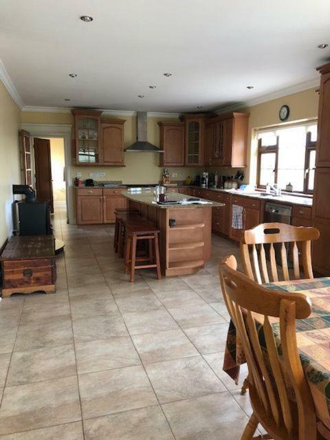 Beautiful Home On Lake Carrowmore Belmullet Bagian luar foto